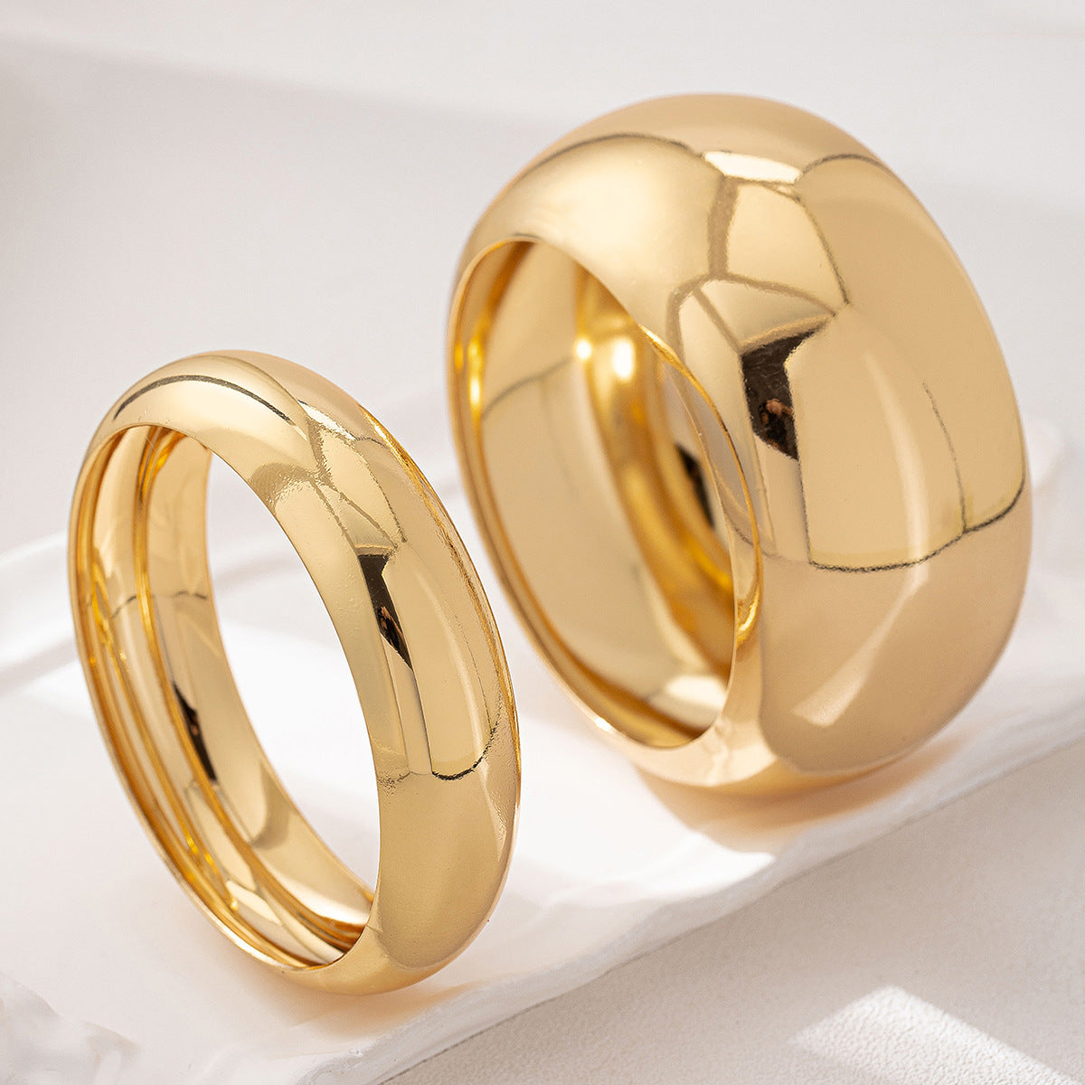 Round Gold Bracelet Suit Suitable For Banquet Party